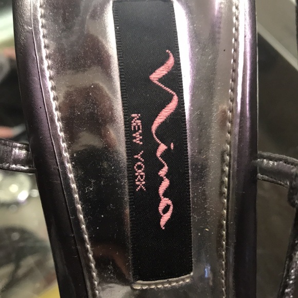 Nina Silver Sparkly Sling Heels size 8M - Picture 6 of 6